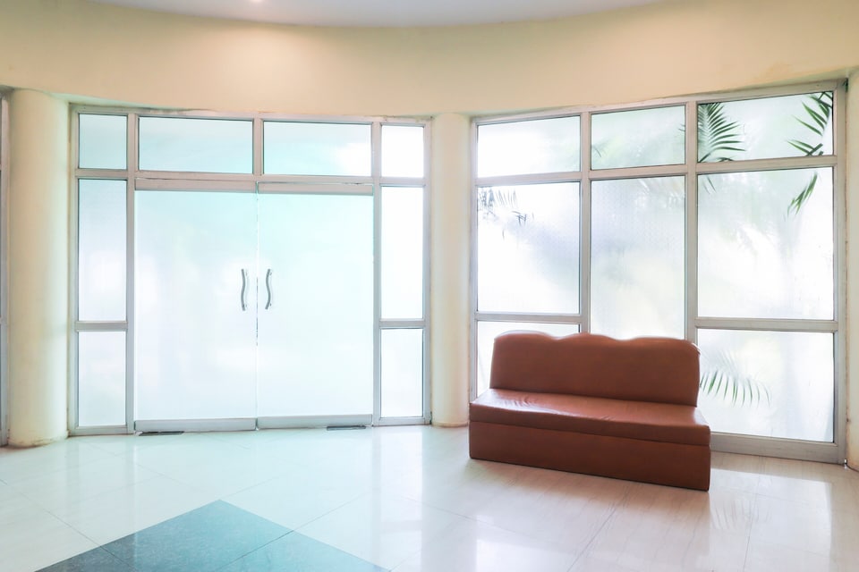 Hotel O The Grand Radiance, Swaroop Nagar Kanpur, Kanpur