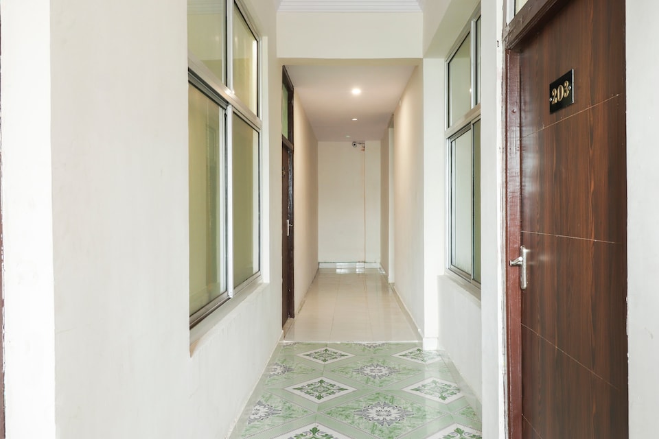 Hotel O The Grand Radiance, Swaroop Nagar Kanpur, Kanpur