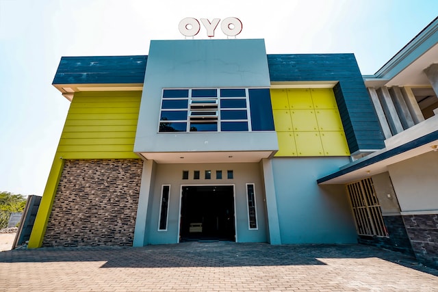 OYO 1884 Sunshine Hostel