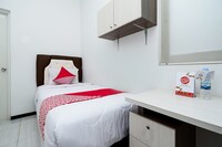 OYO 1884 Sunshine Hostel