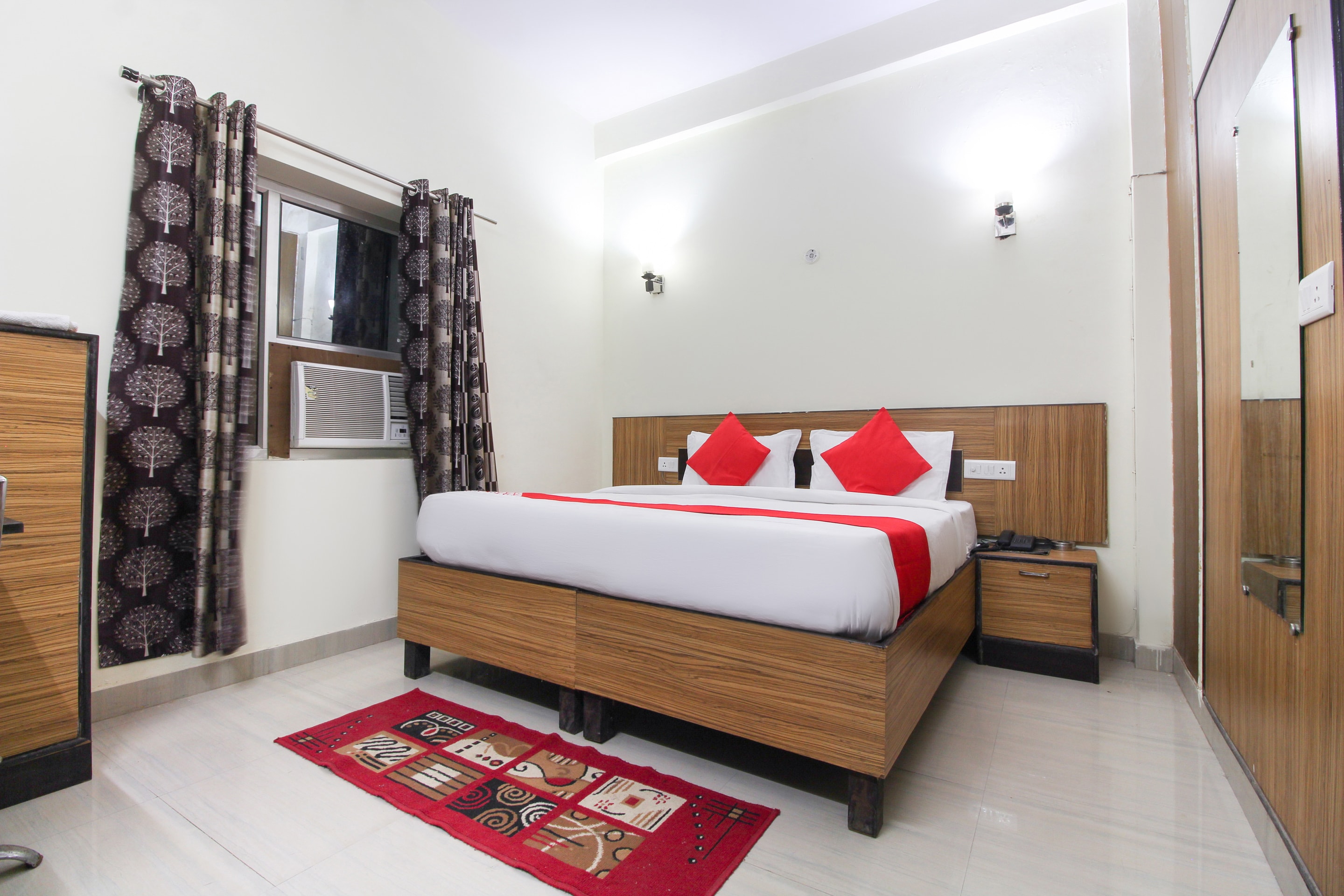 OYO Hotel Paradise, OYO Rooms Agra, Book ₹809 OYO