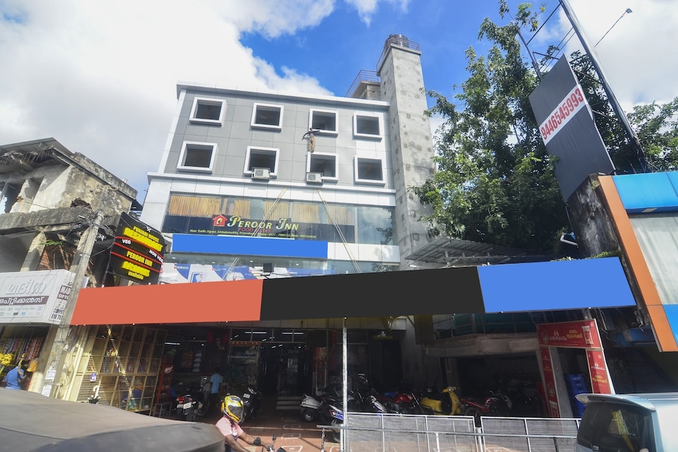 CAPITAL O63491 Peroor Inn, Medical College - Pattom, Trivandrum