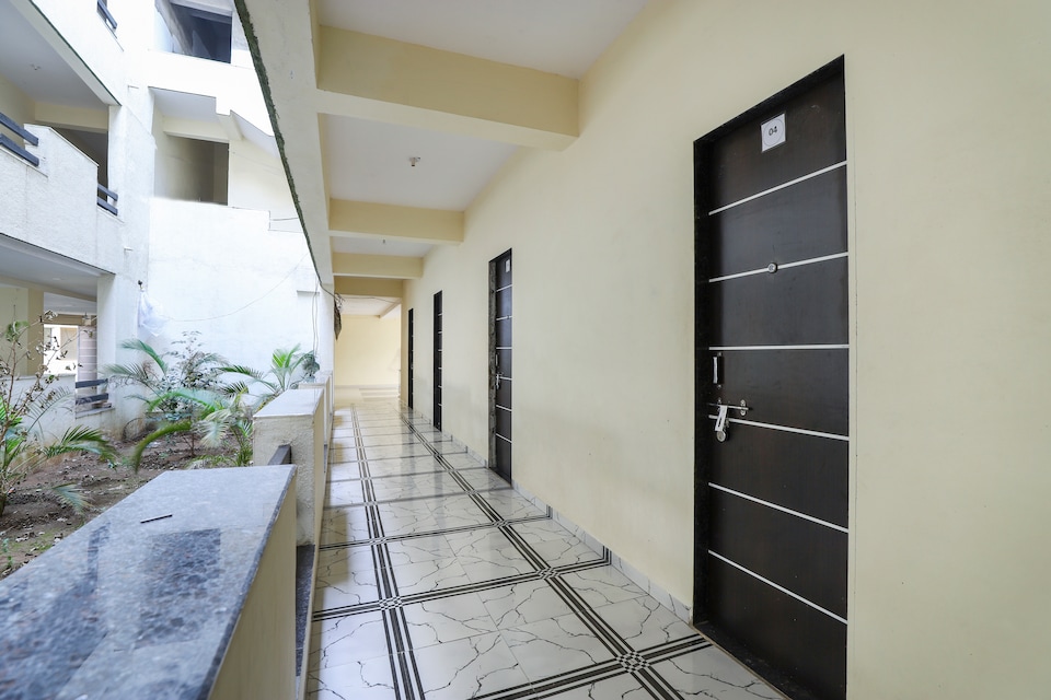 SPOT ON 63514 Hotel Signature, Navsari, Navsari