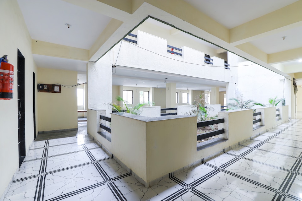 SPOT ON 63514 Hotel Signature, Navsari, Navsari