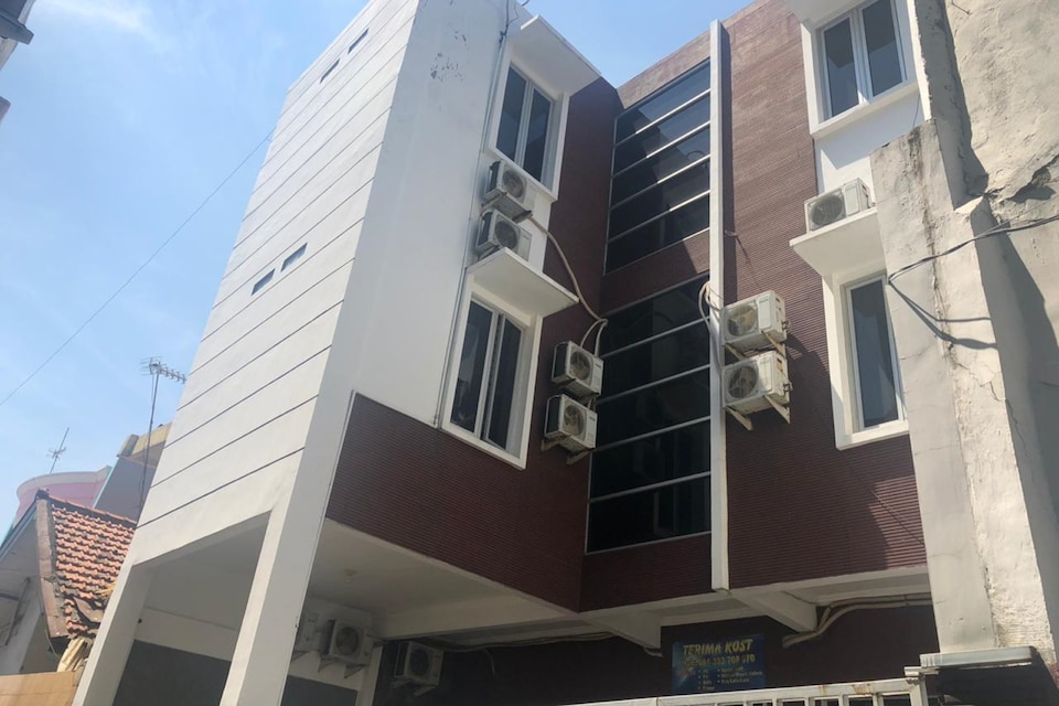 OYO 1893 Omah Dharma, Gubeng, Surabaya