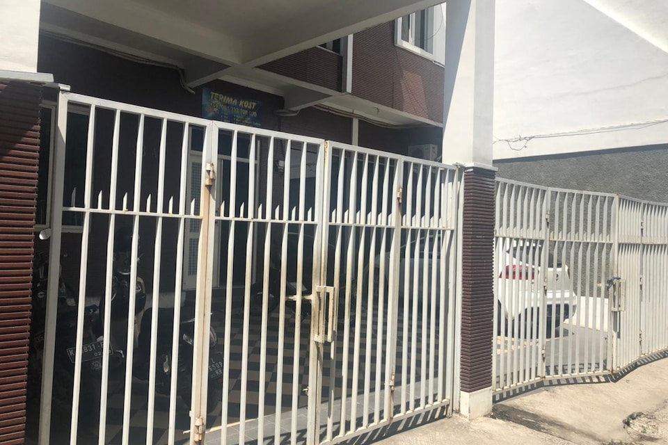 OYO 1893 Omah Dharma, Gubeng, Surabaya