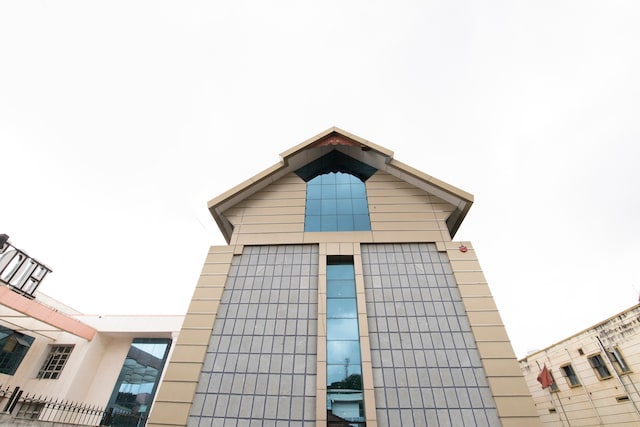 Capital O Hotel Palika
