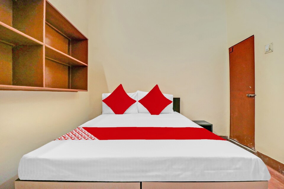 OYO Flagship Hotel Shree, Sigra, Varanasi