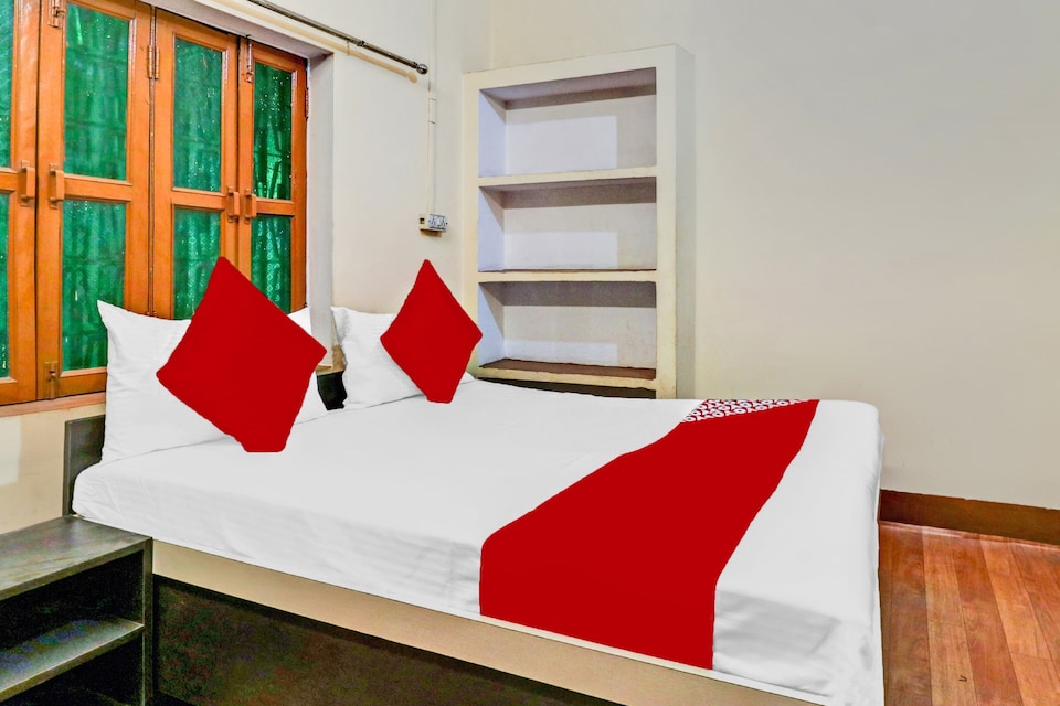 OYO Flagship Hotel Shree, Sigra, Varanasi