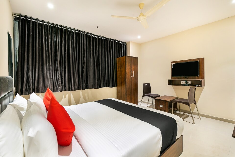 Live on SRT183, Airport Surat, Surat