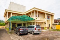 SPOT ON 1896 Hotel Mahkota Pantai