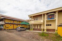 SPOT ON 1896 Hotel Mahkota Pantai