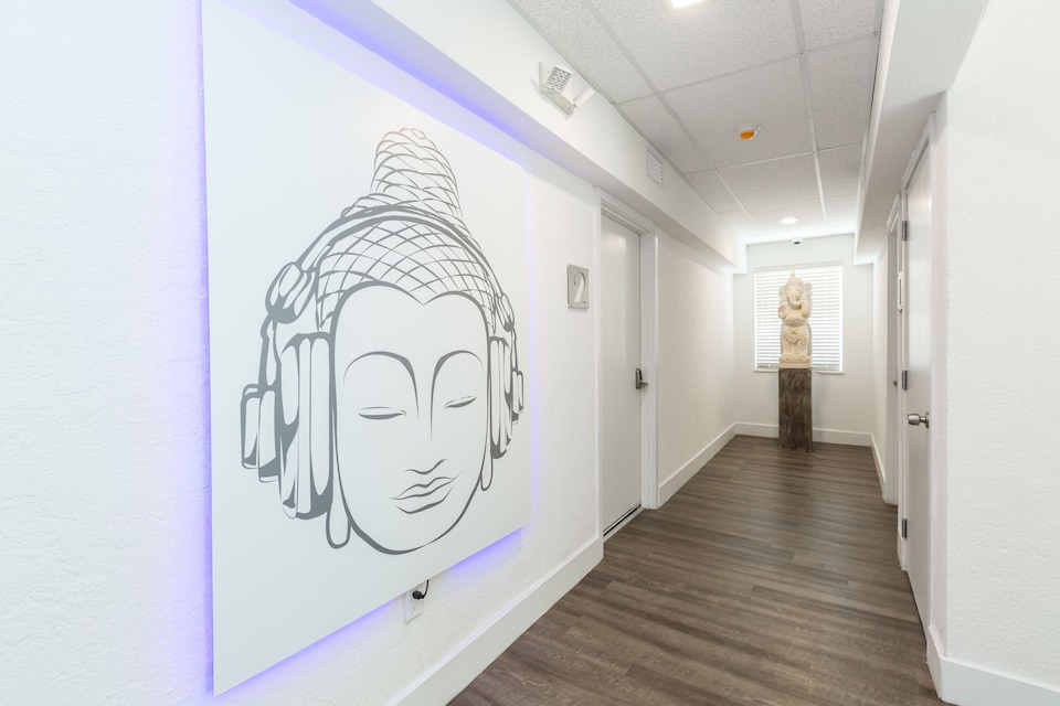 Townhouse by Zenmotel, C33138, Miami