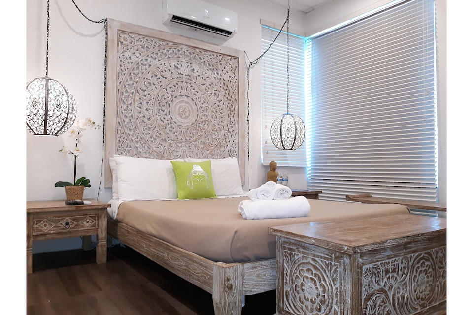 Townhouse by Zenmotel, C33138, Miami