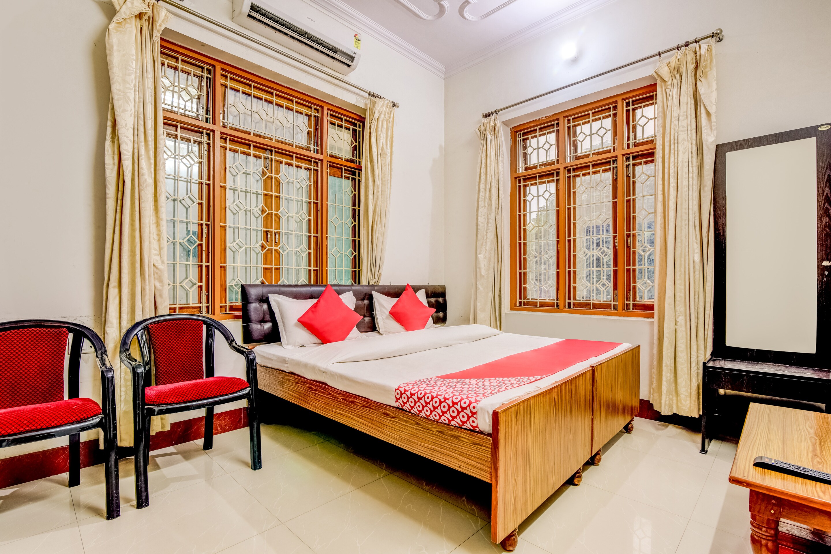 Hotels near Dasaswamedh Ghat, Varanasi Starting ₹442 Upto 51 OFF on 12 Dasaswamedh Ghat Hotels near Dasaswamedh Ghat, Varanasi Starting ₹442 Upto 51 OFF on 12 Dasaswamedh Ghat