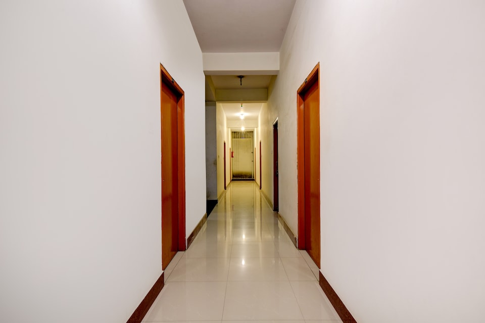 Flagship 63628 Narendra Guest House, Lanka, Varanasi