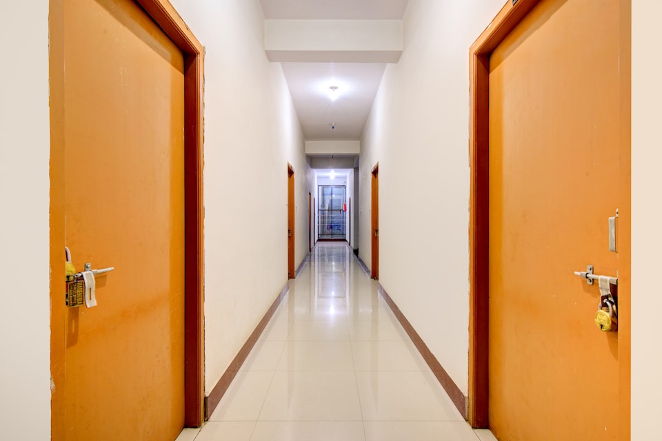 Flagship 63628 Narendra Guest House, Lanka, Varanasi