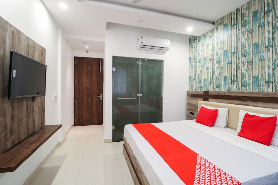 Capital O 63629 Hotel Almond, Panchkula, Panchkula