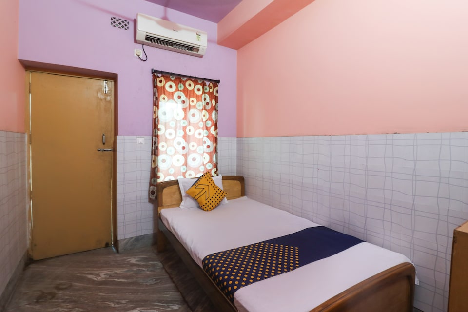 SPOT ON 63643 Rohini Lodge, Berhampore, Berhampore