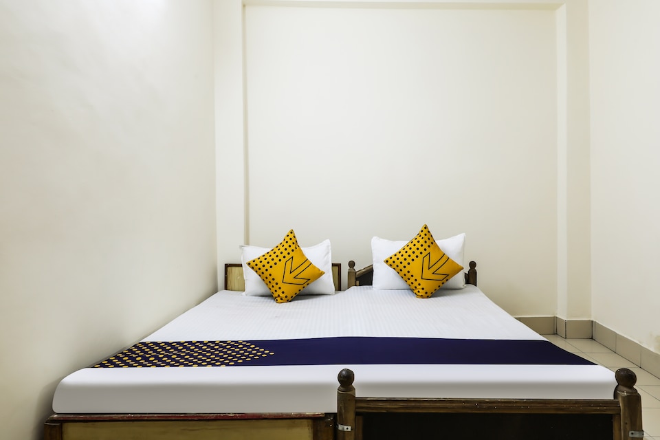 SPOT ON 63658 Rose Palace, Railway Station Hamidia Road Bhopal, Bhopal