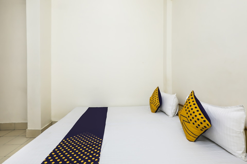 SPOT ON 63658 Rose Palace, Railway Station Hamidia Road Bhopal, Bhopal