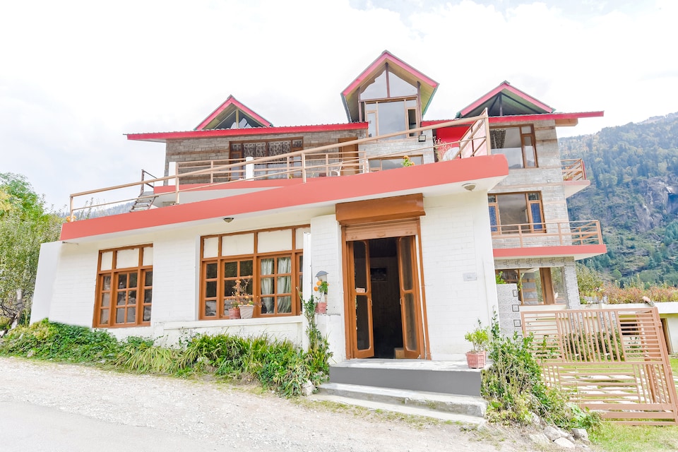 OYO Home 63704 Exuberant Family Suite  Burwa, NH 21 Manali, Manali