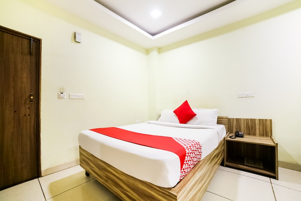 OYO 63718 Vandana Classic, Platan Bazar Guwahati, Guwahati