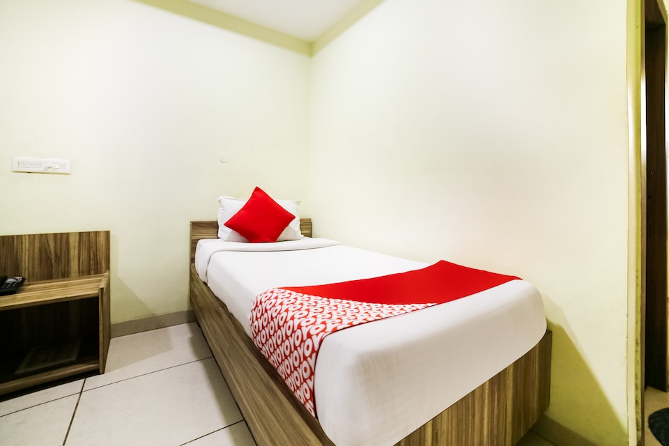 OYO 63718 Vandana Classic, Platan Bazar Guwahati, Guwahati