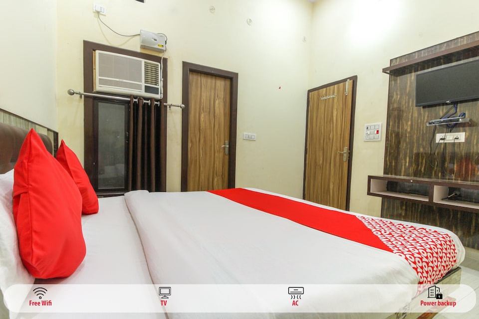 OYO 63728 Hotel Yamuna Vilas, Mathura Station, Mathura