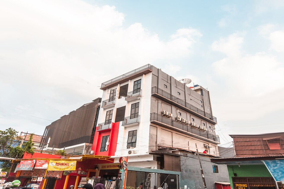 OYO Life 1904 Rawasari Residence, Salemba, Jakarta