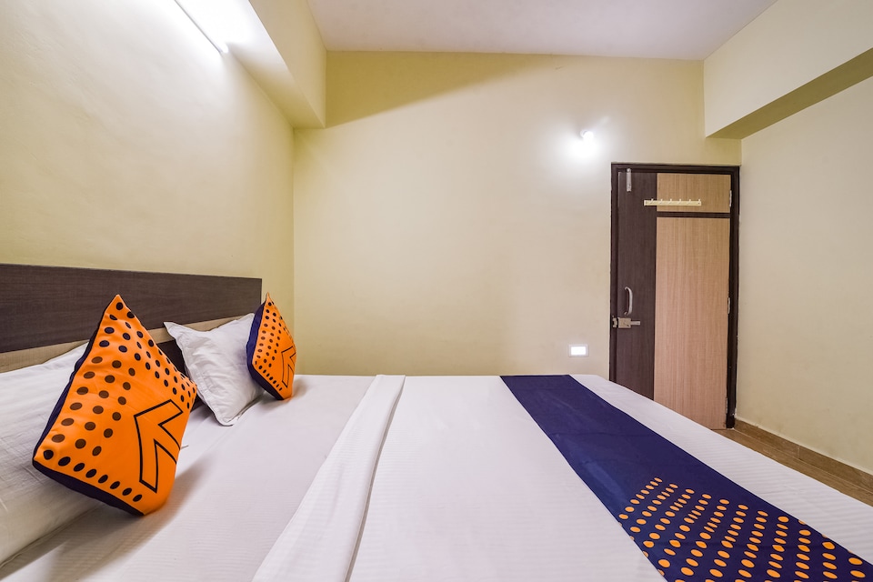 SPOT ON 63751 Hotel Padmavathi, Puttur-AP, Puttur-AP