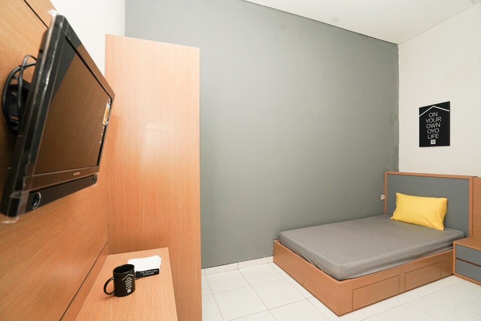 OYO Life 1908 Kos Pajajaran, Tegalsari, Surabaya