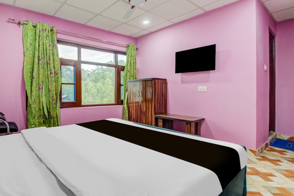 Collection O Airport Road Solina, Lal Chowk Srinagar, Srinagar