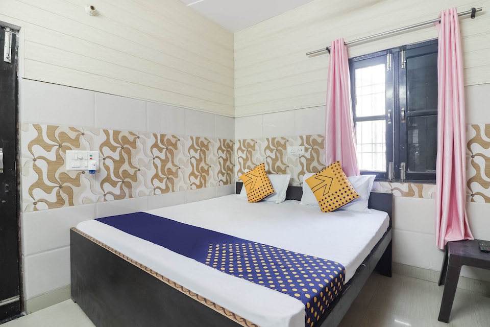 SPOT ON 63768 Ahuja Guest House, GT Road Panipat, Panipat