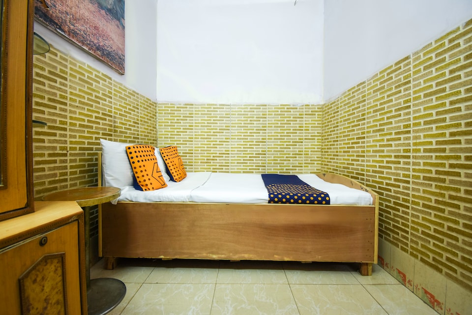 SPOT ON 63795 Hotel Samrat, Sirsa, Sirsa