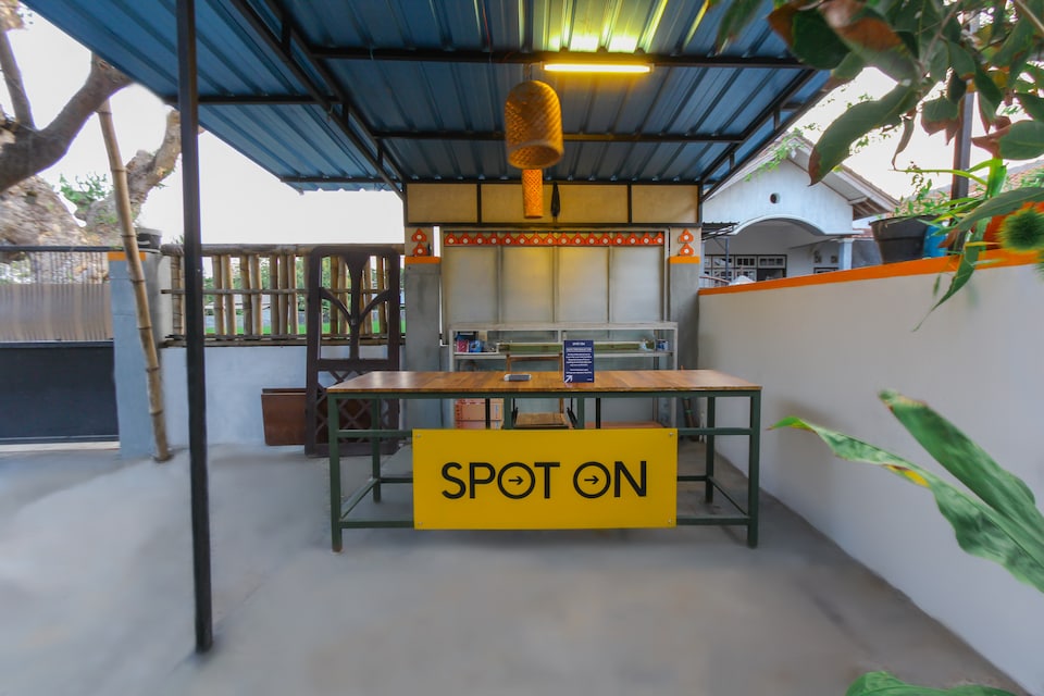 SPOT ON 1922 Umah Isun Bsd Family Syariah, Banyuwangi, Banyuwangi