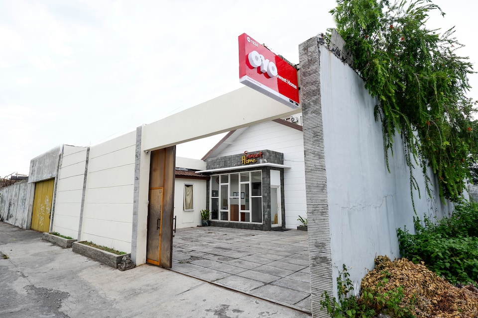 OYO 1924 Sweet Home , Solo Timur, Solo