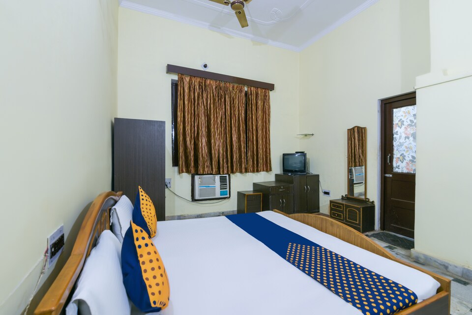 SPOT ON 63800 Hotel Anushka, Bahraich, Bahraich