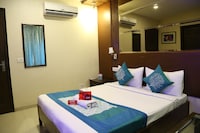 OYO The Mansion Hotel