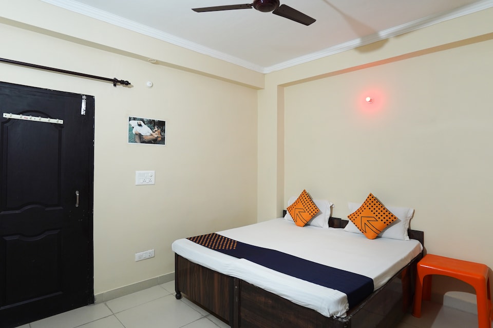 OYO Hotel Osho Vision, Laxman Jhoola Rishikesh, ऋषिकेश