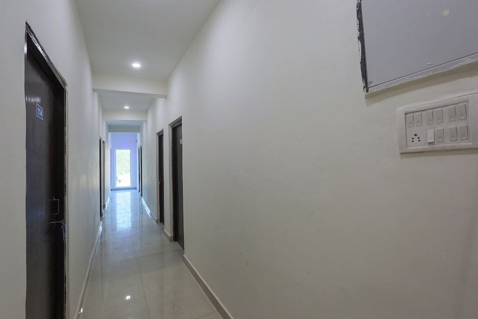 SPOT ON Hotel Green Hill, Bhiwadi, Bhiwadi