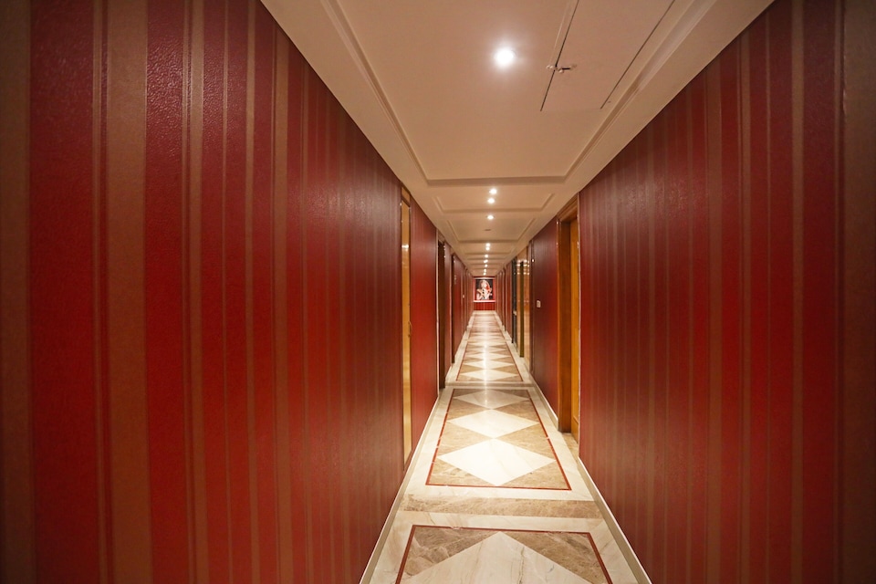 OYO 5166 Hotel Crystal, Sindhi Camp, Jaipur