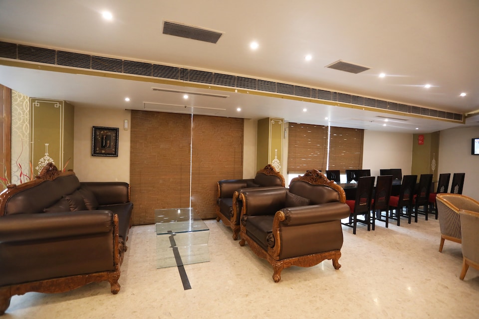 OYO 5166 Hotel Crystal, Sindhi Camp, Jaipur