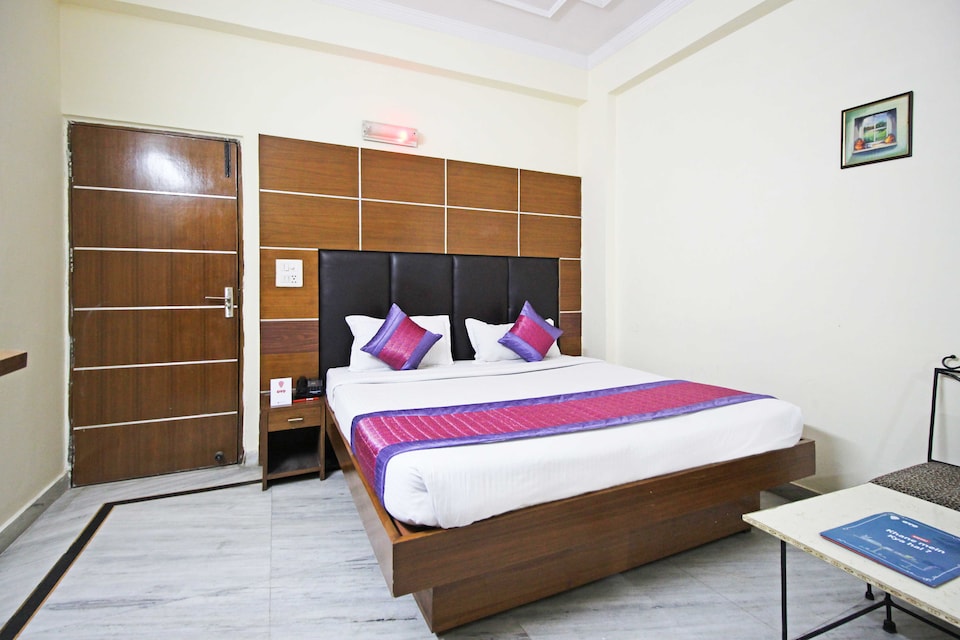 OYO 5167 Hotel Nice Palace, Karol Bagh Delhi, Delhi
