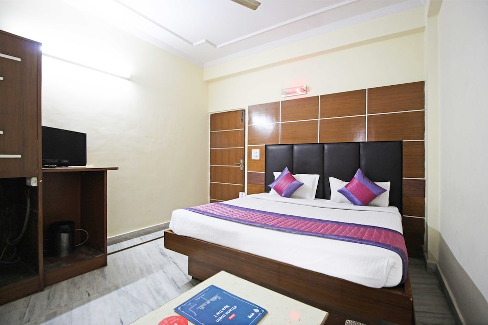 OYO 5167 Hotel Nice Palace, Karol Bagh Delhi, Delhi
