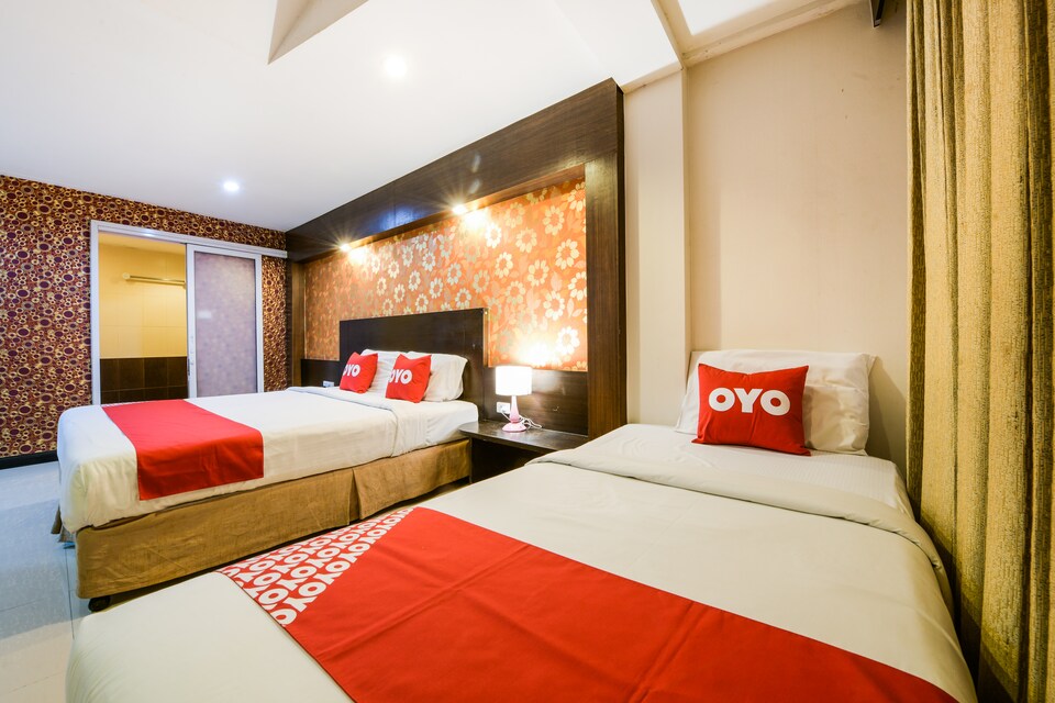 OYO 400 Tez Palace, Phra Tamnak Mountain P1, Pattaya