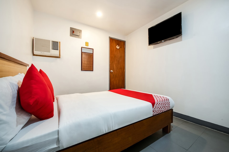 OYO 462 Crave Park , Malate Manila, Manila