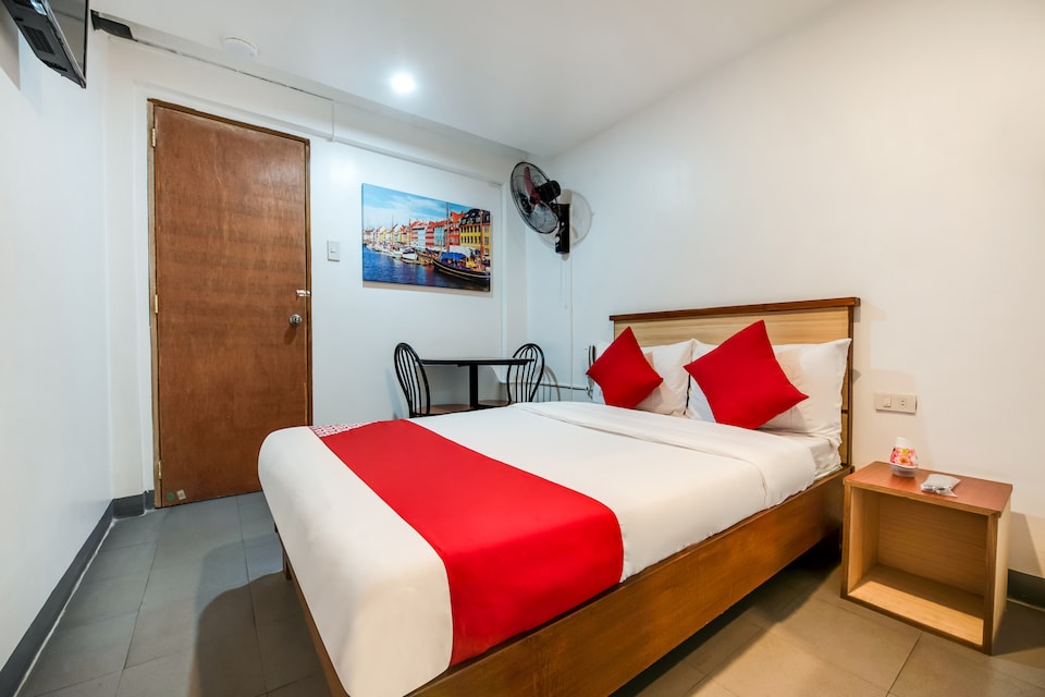 OYO 462 Crave Park , Malate Manila, Manila