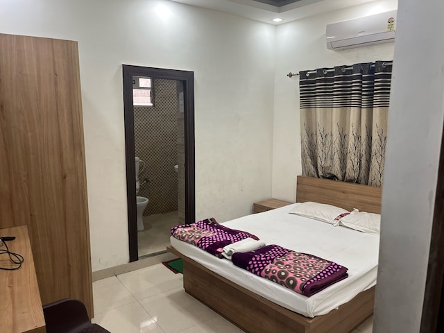 Hotel O Mominpur Guest House