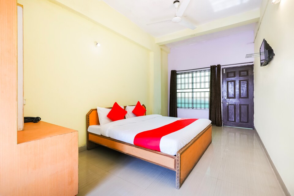 OYO 63866 Shubham Garden, Ayudha Bypass, Bhopal